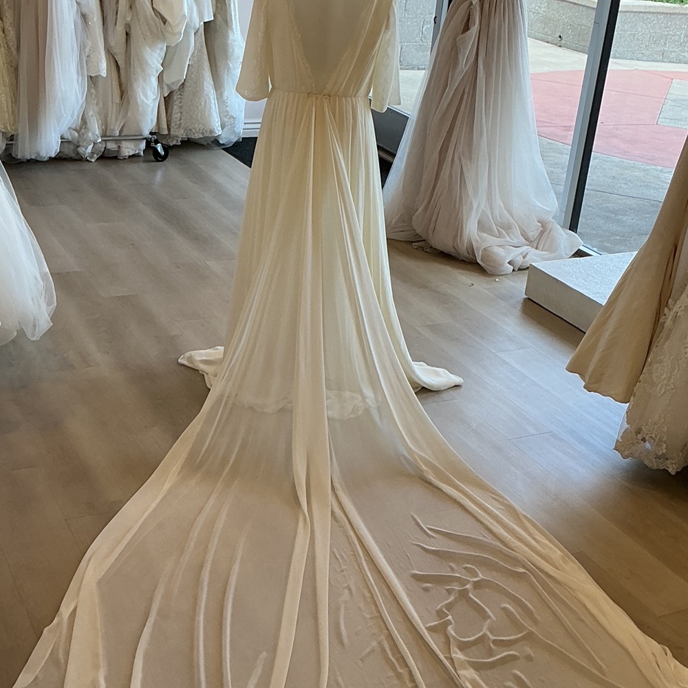 Long sleeve modest wedding dress white. Modest wedding dress long - Picture 5 of 7